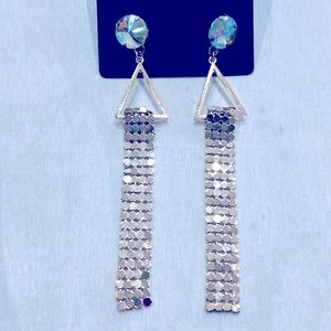 💕 Gold plated rhinestone dangle earrings NWT 💕